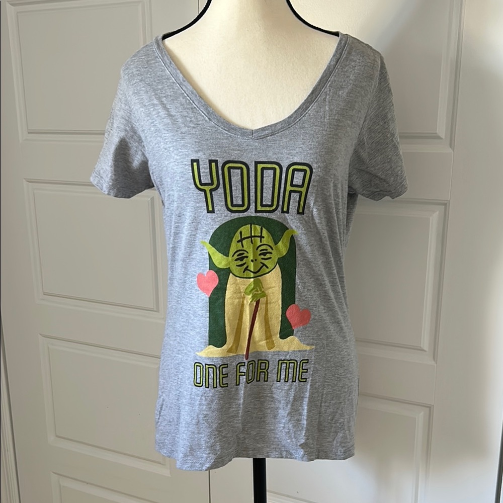 Star Wars Gray Valentine Love Yoda Tee